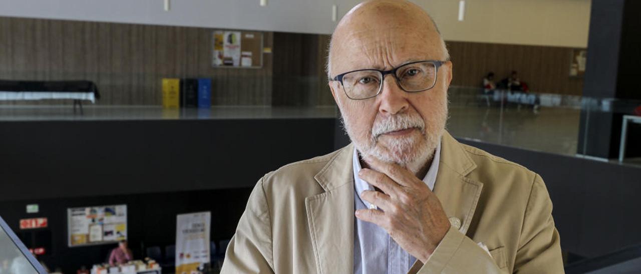 Manuel Toharia, ayer, en la Universidad Miguel Hernández.