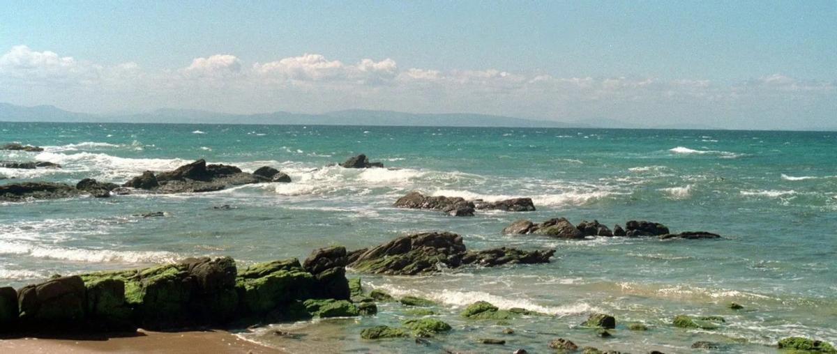 Playa de Punta Paloma, Estrecho de Gibraltar en el Mar Mediterráneo.
