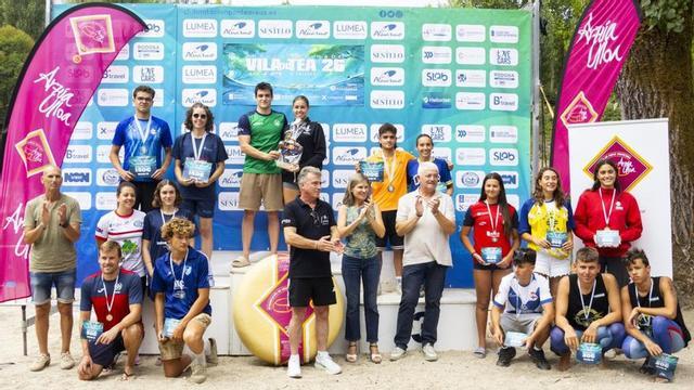 Podio de las categorías élit con Mario Méndez y María González en lo más alto. | FDV