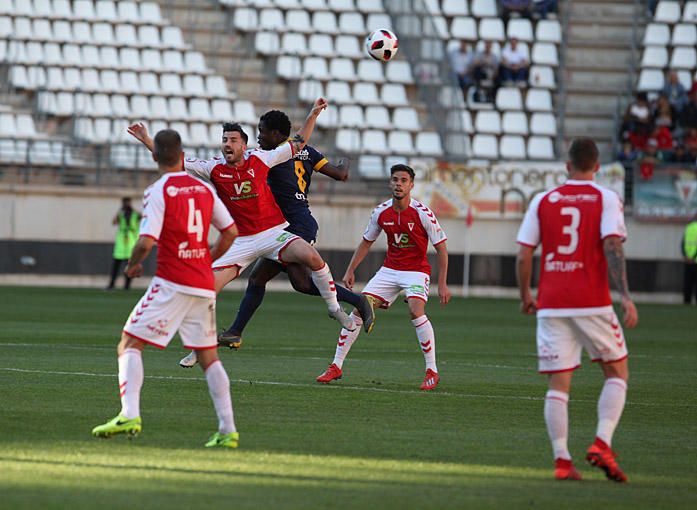 El Real Murcia cae ante el UCAM Murcia en casa