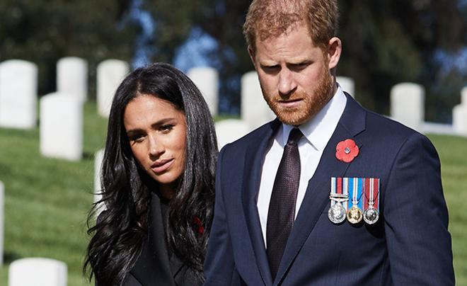 Meghan Markle y el príncipe Harry en el Cementerio Nacional de Los Ángeles