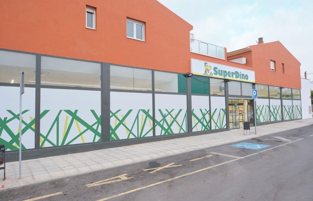 HiperDino modernises three of its stores after investing more than 2.5 million euros.