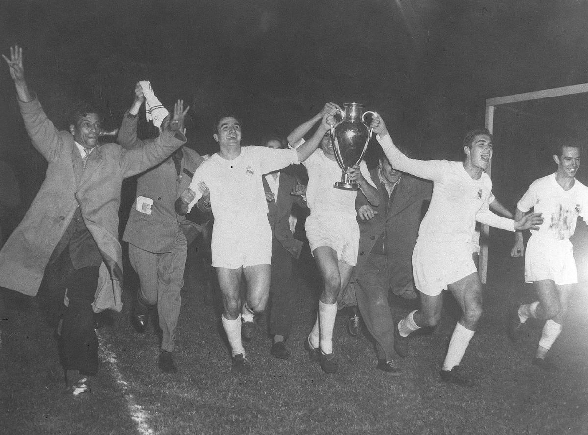 El primer Real Madrid campeón de Europa, en 1956.