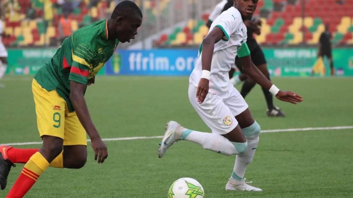 Arouna Traoré, en una imagen con la selección de Mali