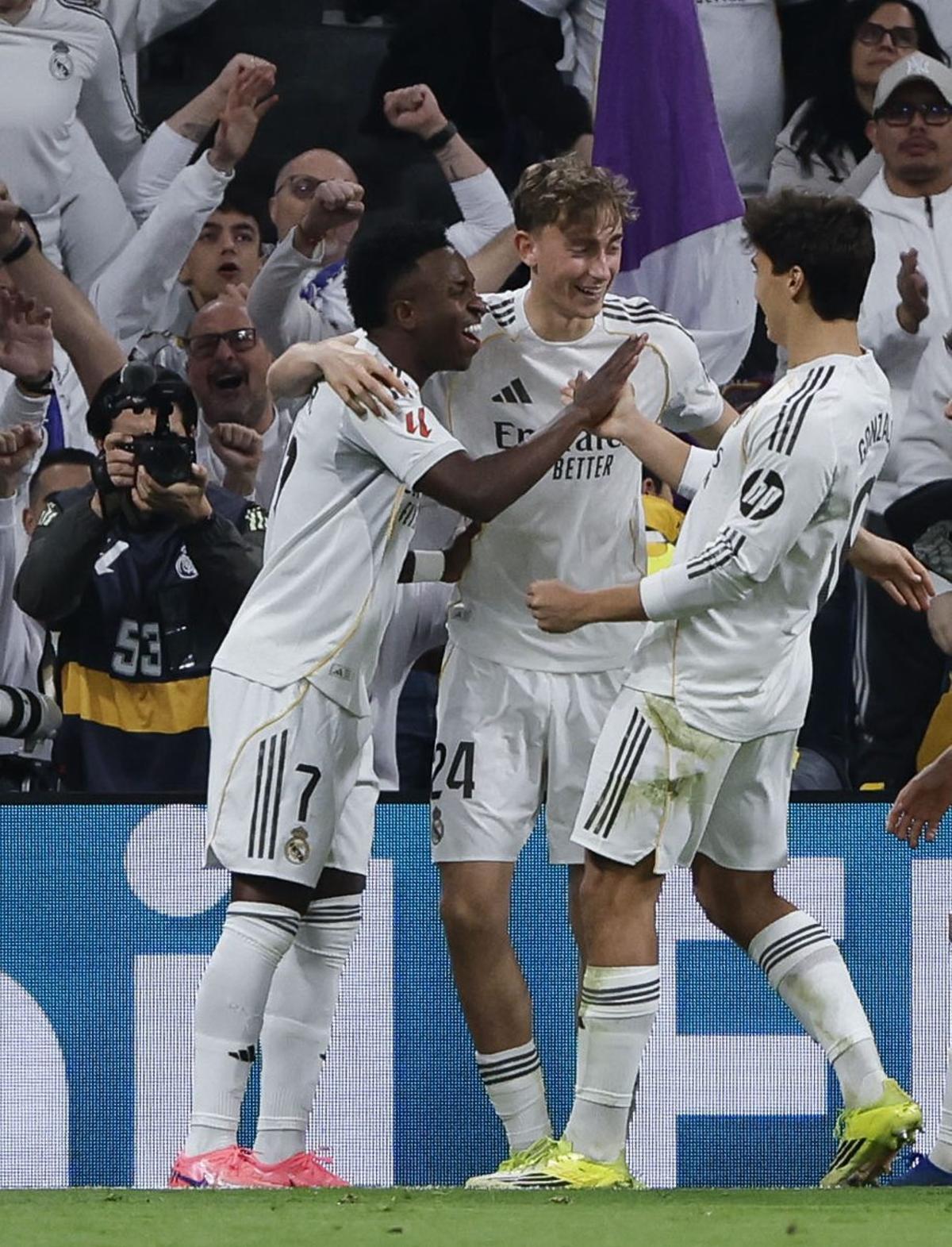 Vinícius deixa líder el Madrid amb una Reial Societat tèbia