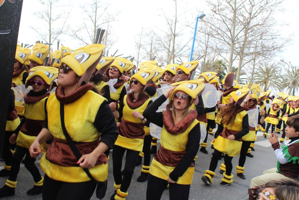 Roses viu un carnaval pletòric de gent i bon temps