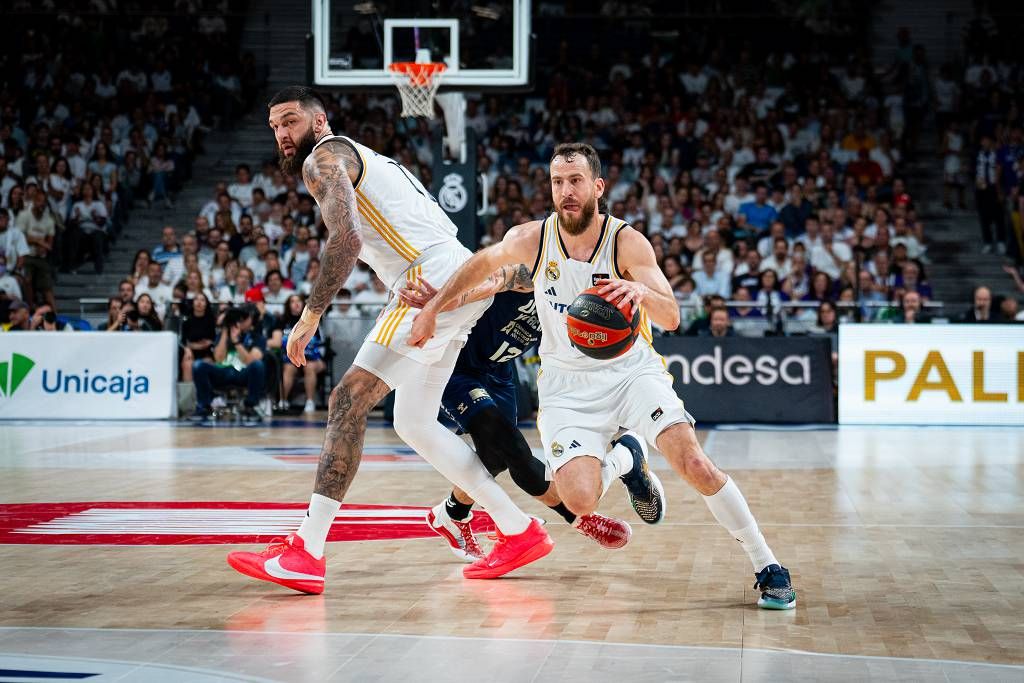 Las imágenes del Real Murcia-UCAM Murcia, primer partido de la final de la ACB