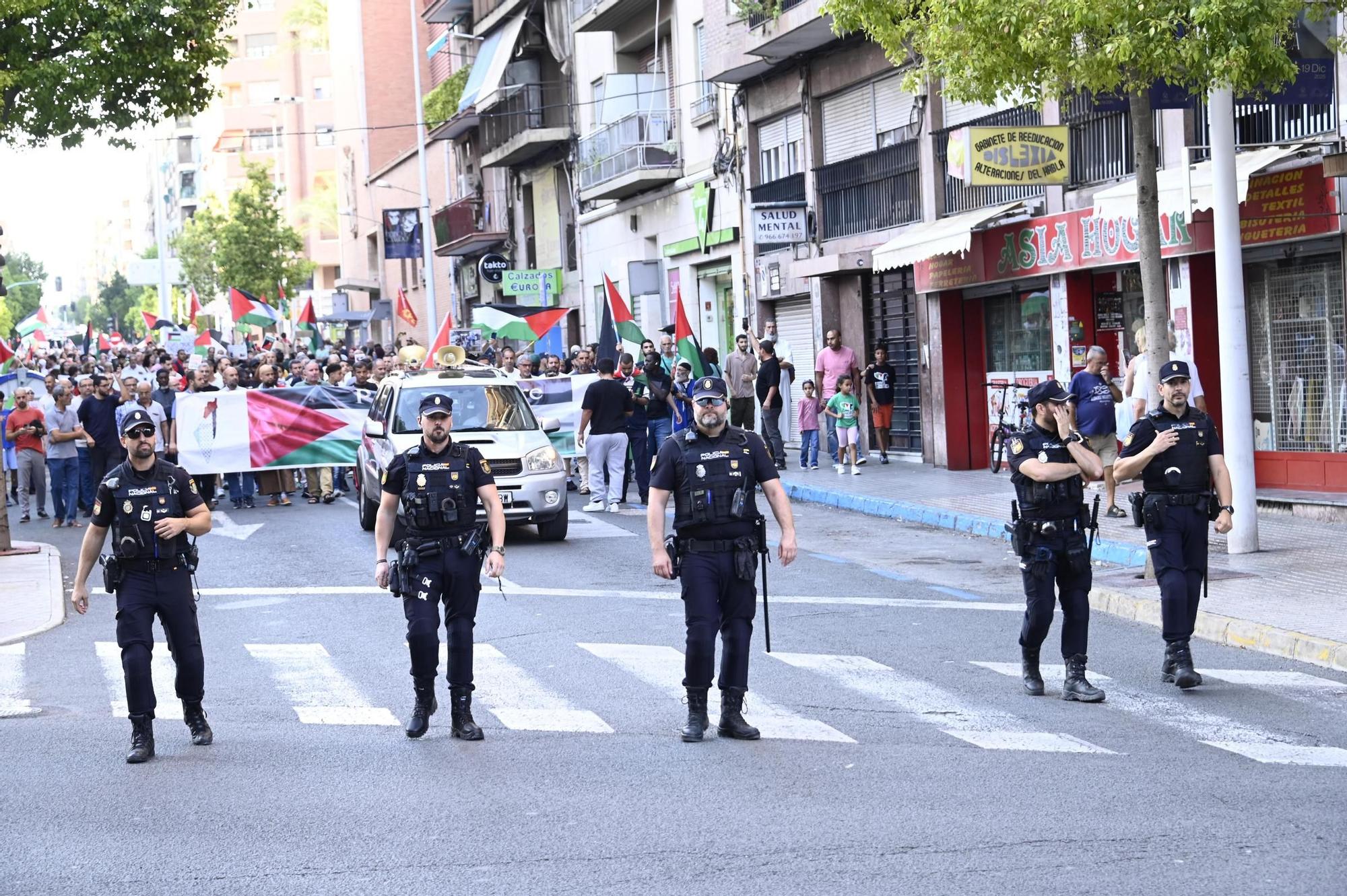 Así ha sido la multitudinaria manifestación para exigir la libertad de Palestina en Elche