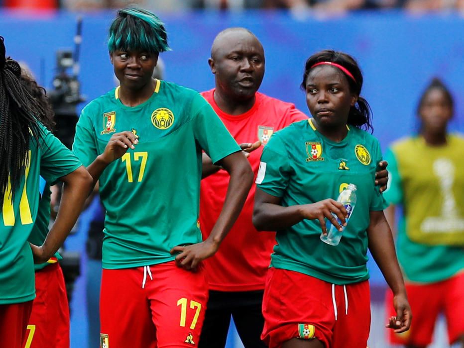 La selección femenina de Camerún la lía frente a I