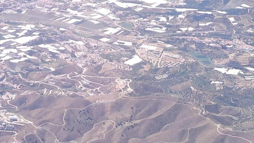 Extinguido el incendio de Torrox tras quemar 2,5 hectáreas de matorral