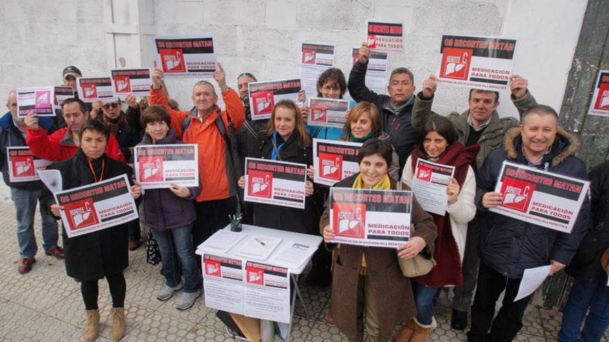 Enfermos de hepatitis C piden en la Cámara acceso al tratamiento