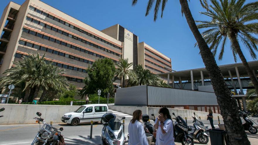 Una imagen del Hospital General de Elche, donde ha sido trasladado el herido