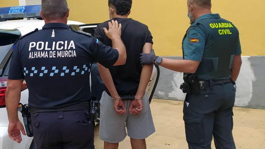 El segundo atracador de la gasolinera de Fuente Álamo se escondía en Navarra
