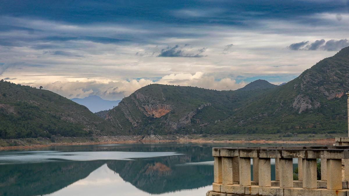 Funcionamiento del embalse de Loriguilla río Turia