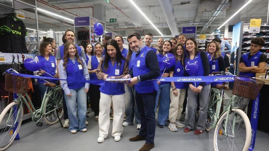 Inauguración de la nueva tienda de Decathlon en en el Centro Comercial Arena de València