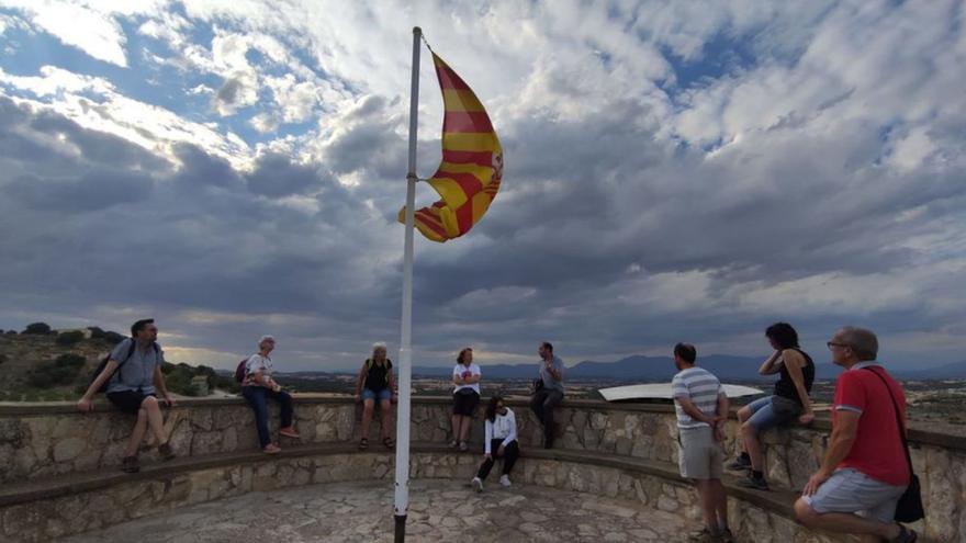 Un centenar de visitantes participan en Pueblos Contados