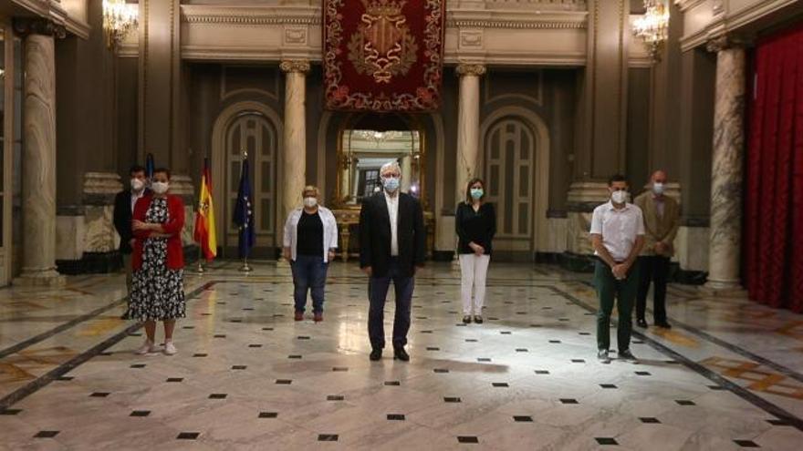 Minuto de silencio del alcalde de València Joan Ribó