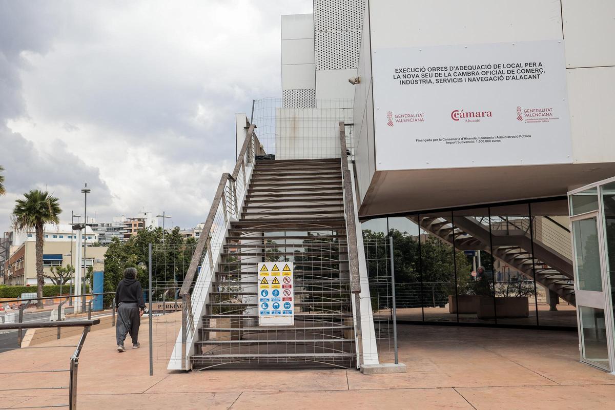 Las obras sin licencia de la Cámara de Alicante siguen paralizadas.