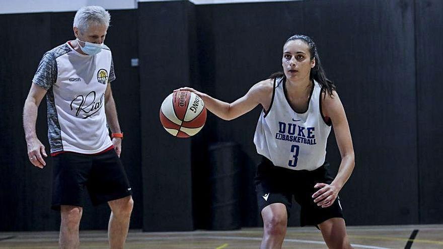 Salvadores, con Evaristo Pérez en la RBA Academy de Oviedo