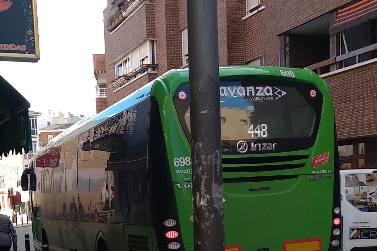 Autobús regional de la empresa Avanza en Getafe.