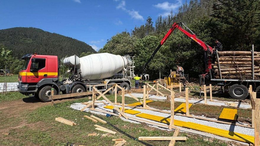 Las obras para construir las piscinas de bateo de oro.