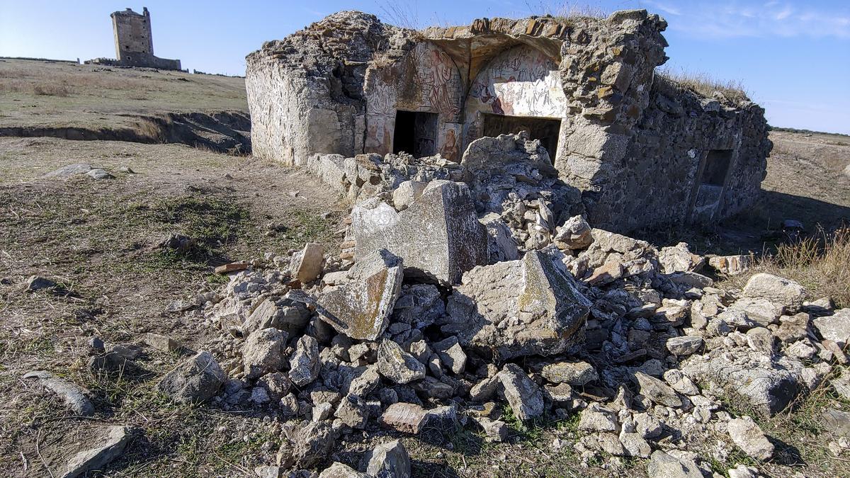 La ermita de San Jorge, a 12 kilómetros de la ciudad, prácticamente en ruinas.