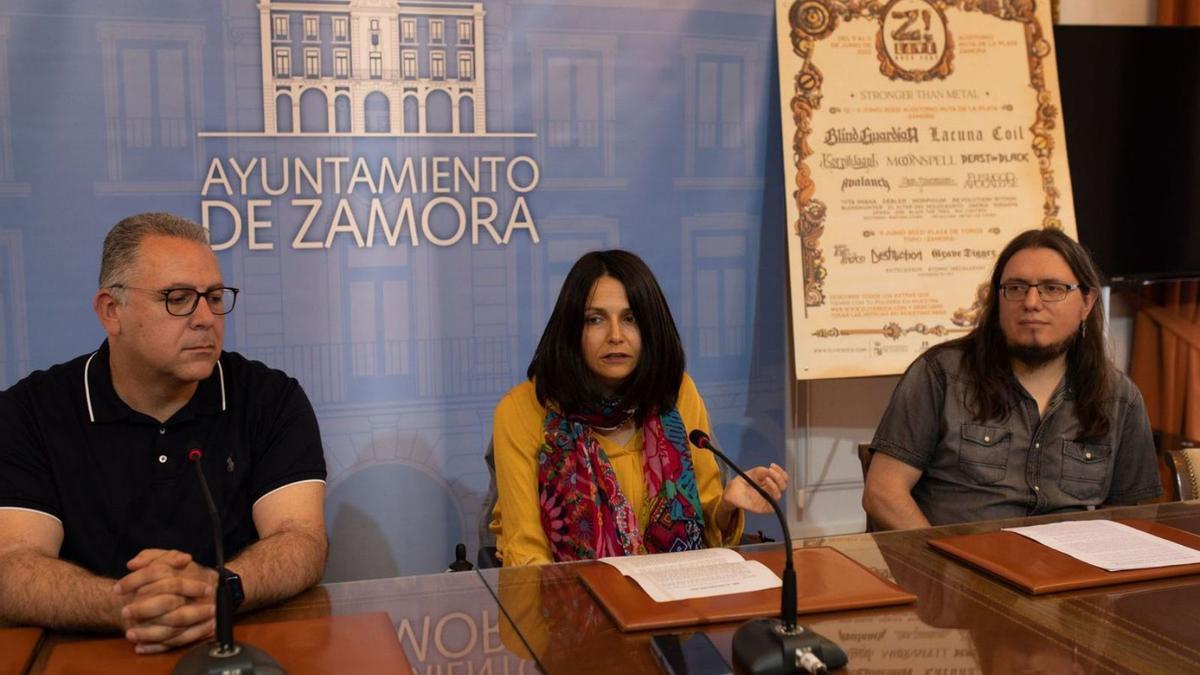 Jesús María Prada, diputado provincial de Cultura, María Eugenia Cabezas, concejala de Cultura de Zamora, y el representate de la organización del Z!Live, Andrés Cid.  |Emilio Fraile