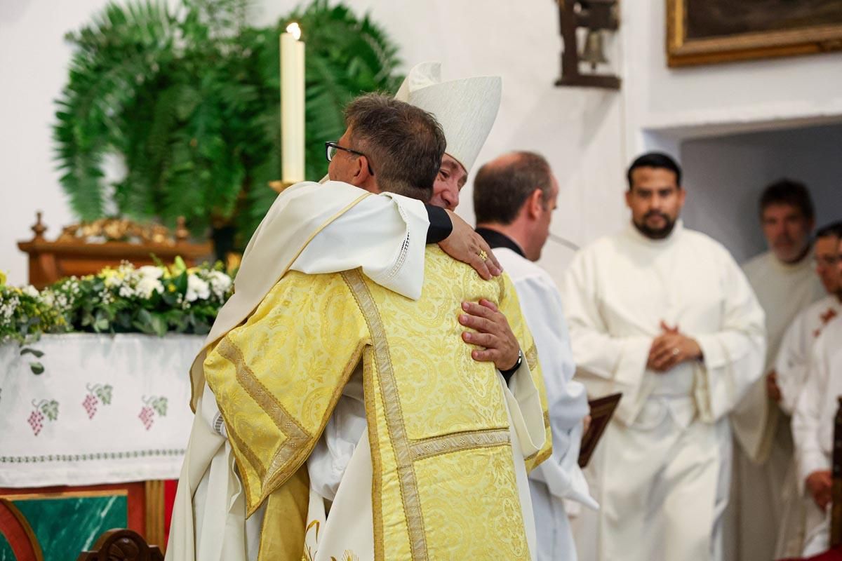 Todas las imágenes de la ordenación de Juan Carlos Rubertiello, diácono en Sant Antoni