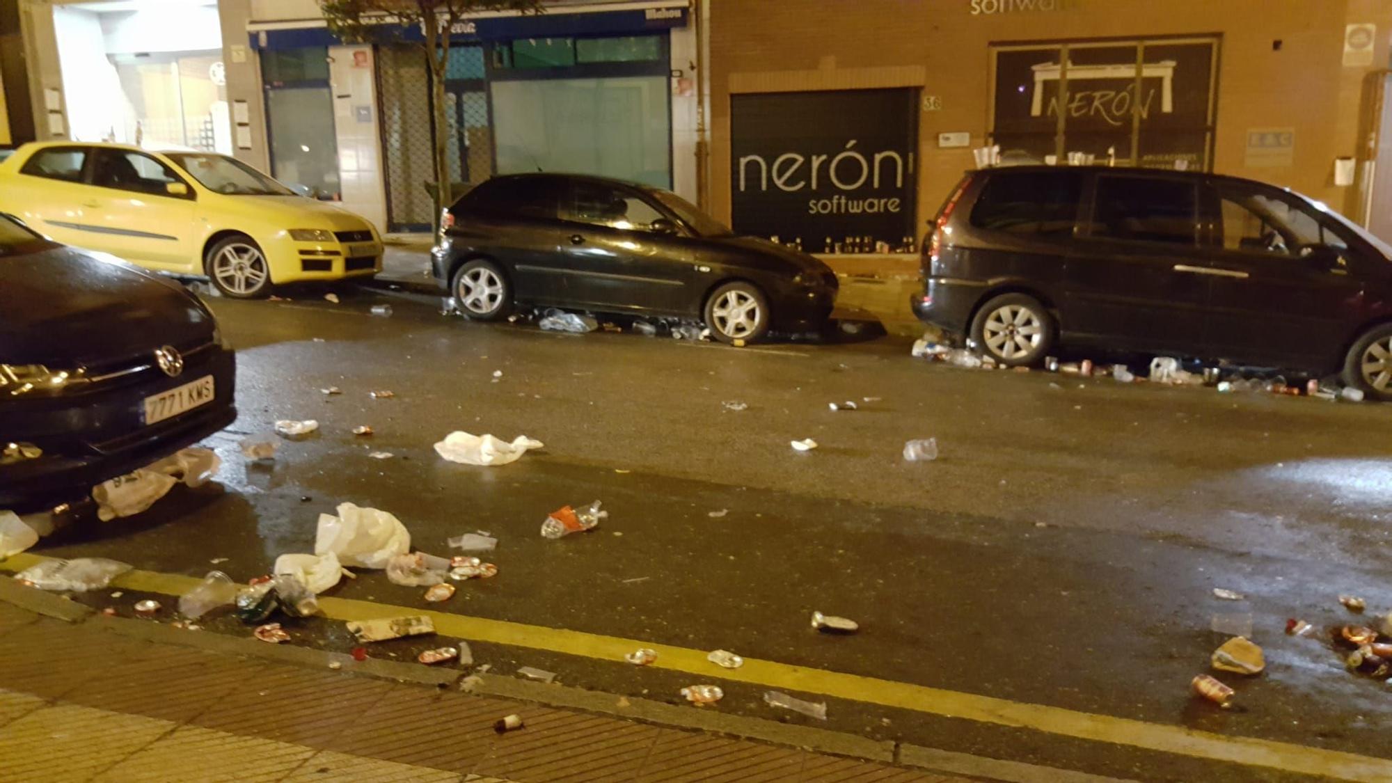 Así quedó la calle Facetos tras la previa del derbi