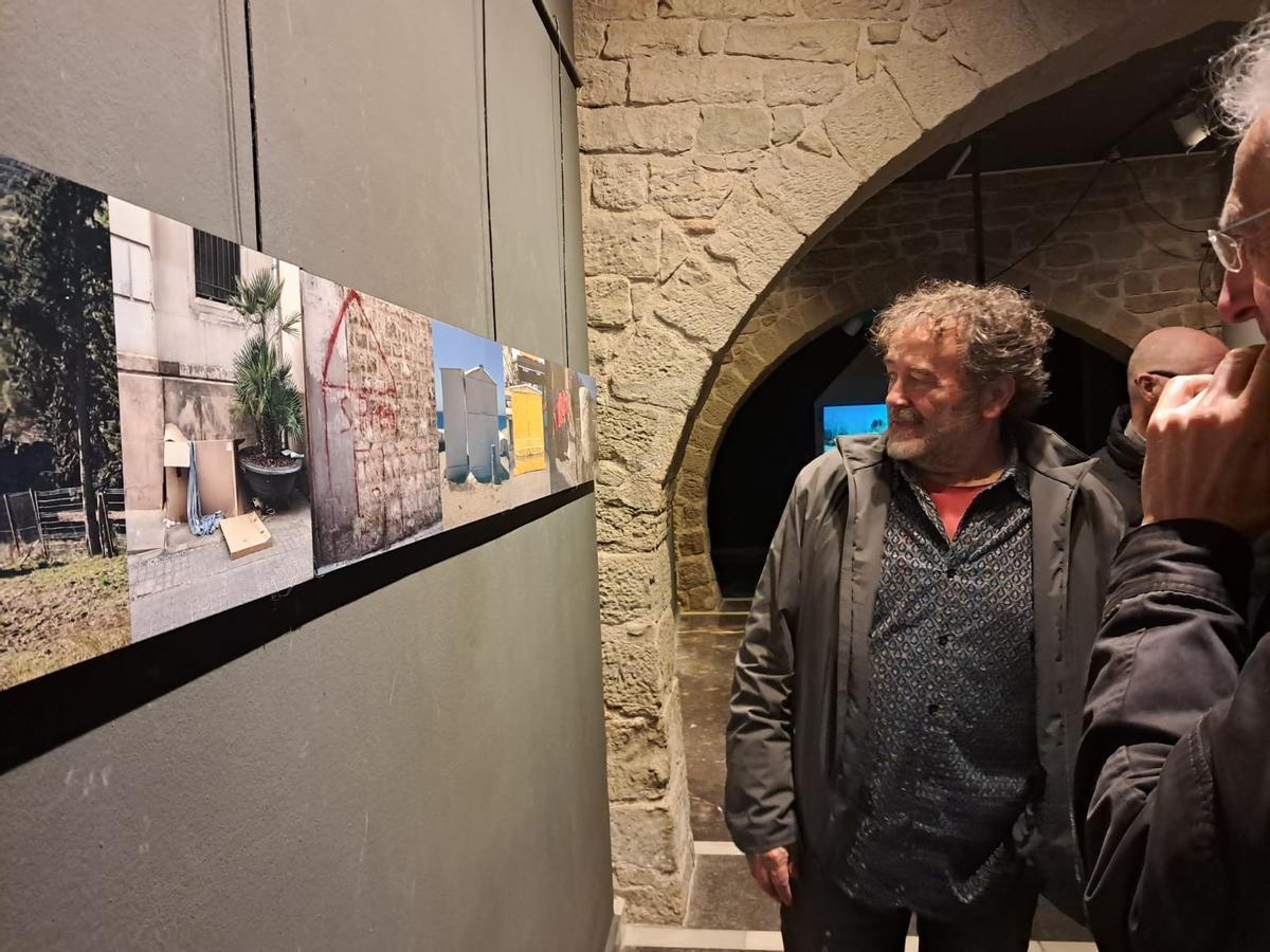 Manresa inaugura l'exposició "Aixopluc" a la Plana