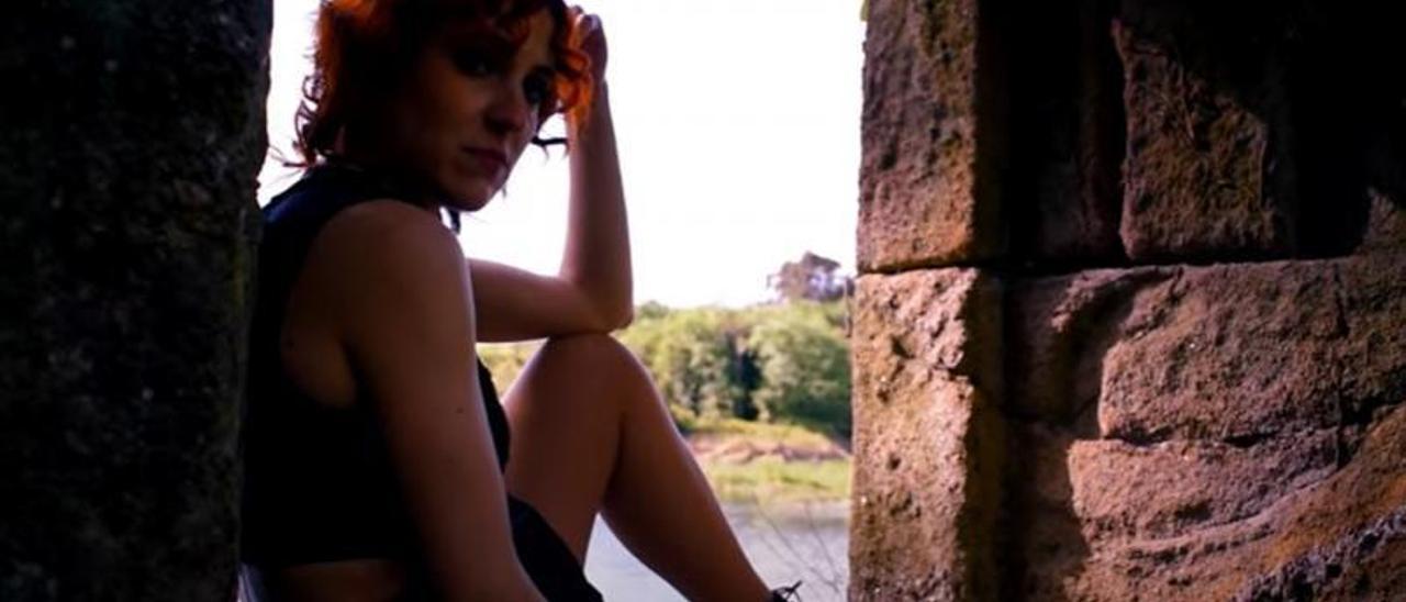 La compositora y cantante catoirense Arantxa Pérez, en una imagen de su último viodeoclip.   | //  FDV