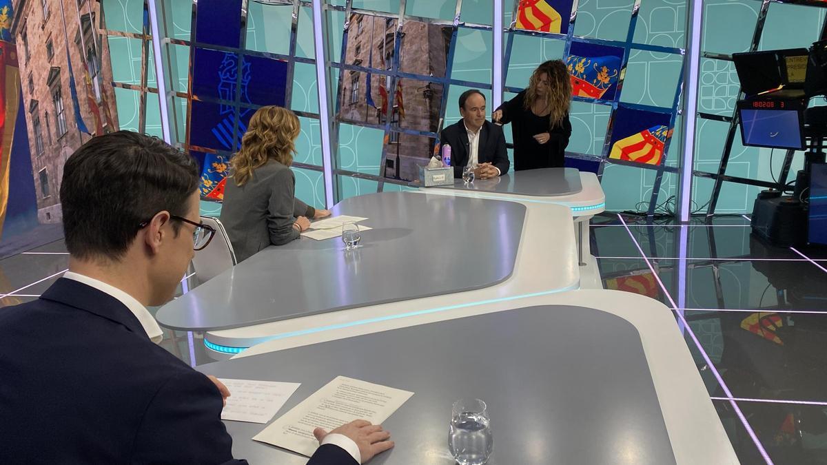 Preparativos de la entrevista a Juan Francisco Pérez Llorca