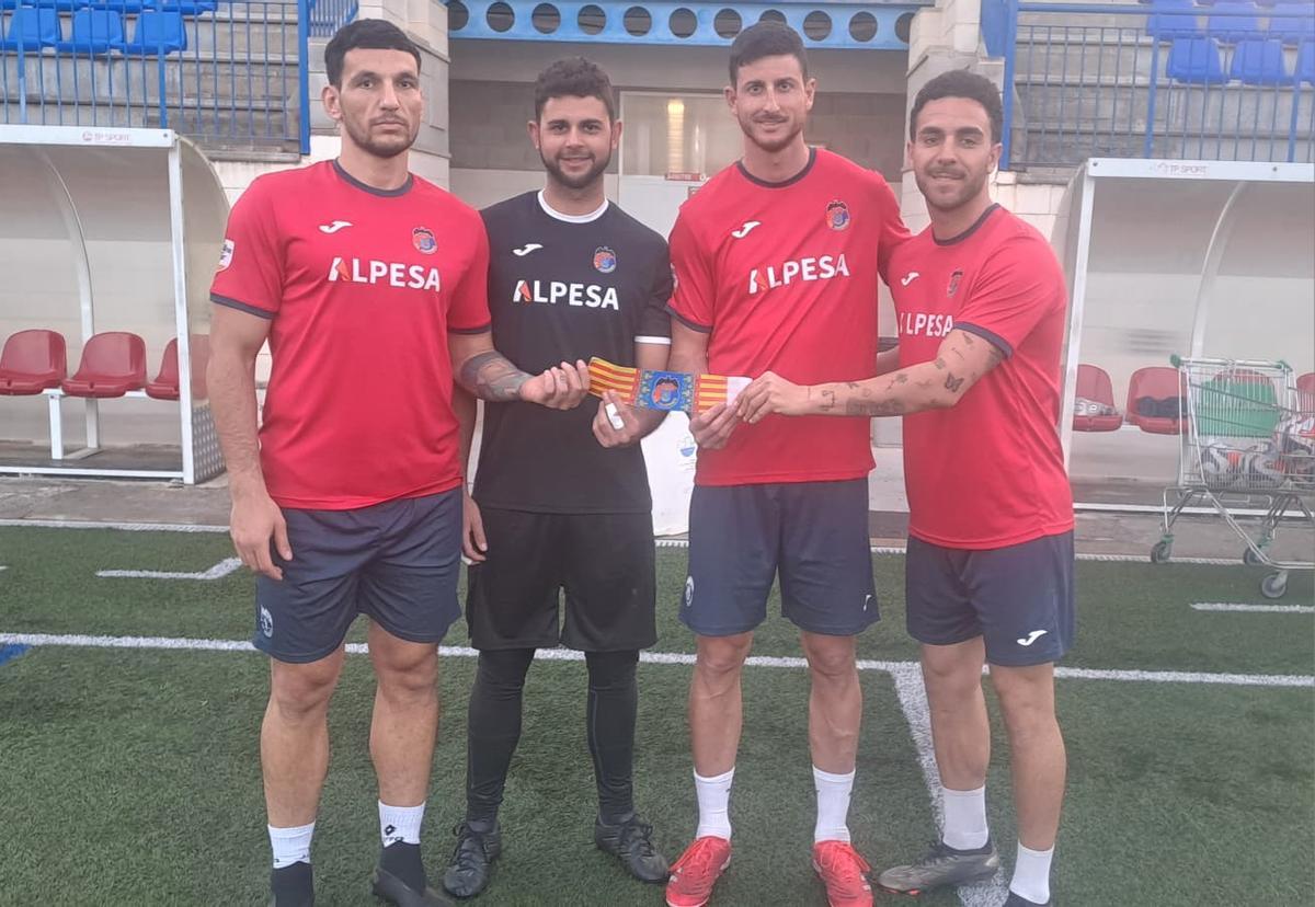 Los cuatro capitanes de la UE Tavernes: Artur, Xumi, Joan y Palo