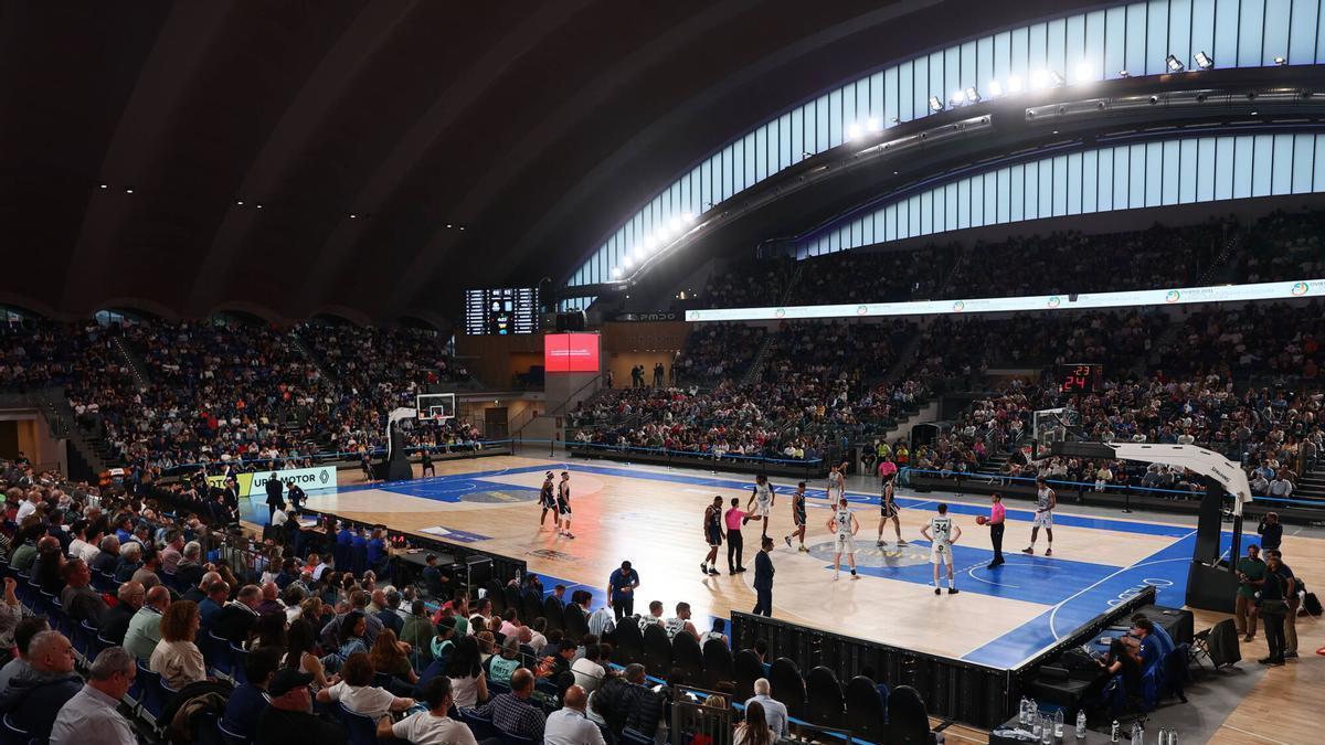 Aspecto del Palacio de los Deportes de Oviedo en el partido ante el Zamora.
