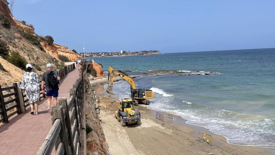 Concluye la reparación del muro que une las playas de La Glea y Aguamarina en Orihuela Costa