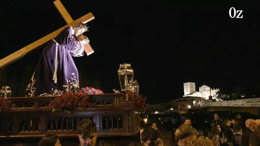 El traslado del Nazareno de San Frontis, en dos minutos: Semana Santa en Zamora 2026