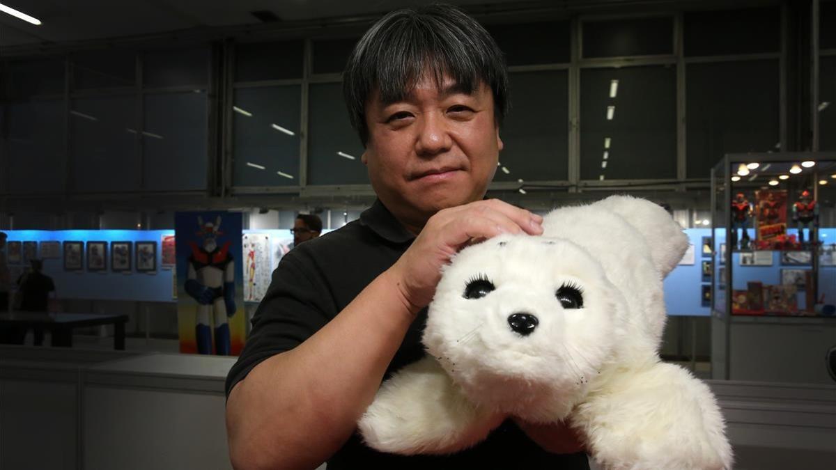 Takanori Shibata, creador del robot terapéutico Nuca.
