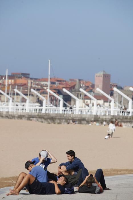 Día de sol en Gijón.