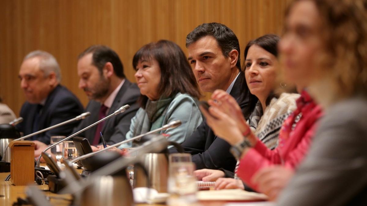 Pedro Sánchez en reunión con su Grupo