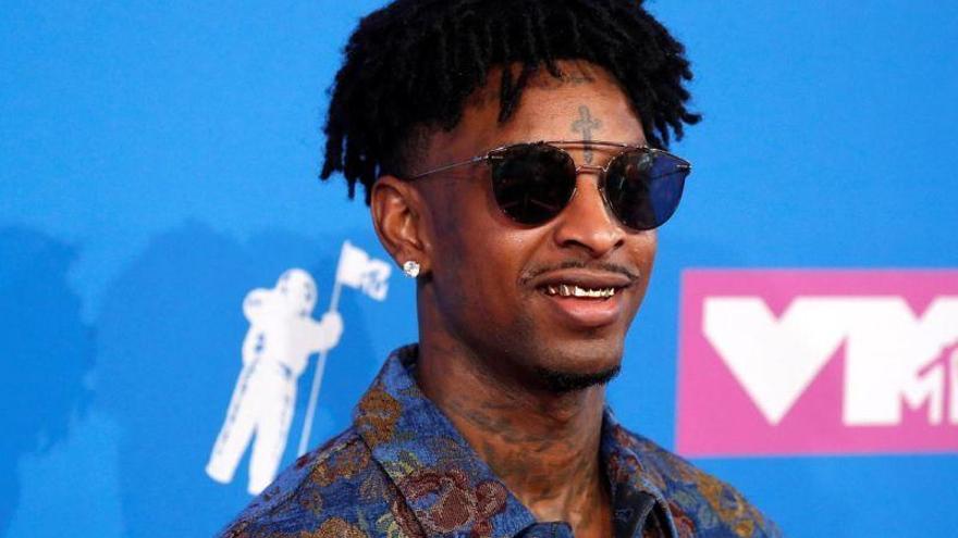 El rapero 21 Savage es detenido por agentes de inmigración en los EEUU