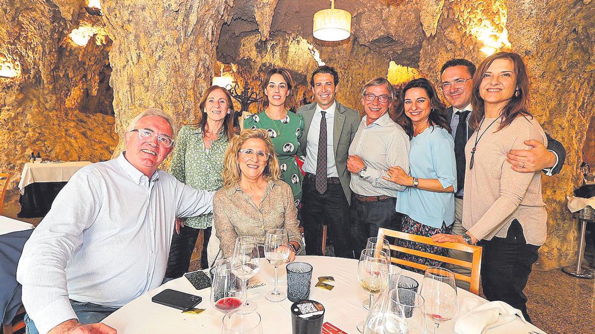 La mesa de Jorge Beltrán con Raquel Bonus y Fran Pujalte.