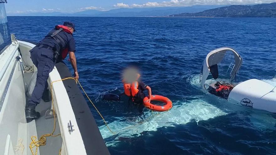 Un hydravion atterrit en urgence en mer et ses deux occupants sont secourus
