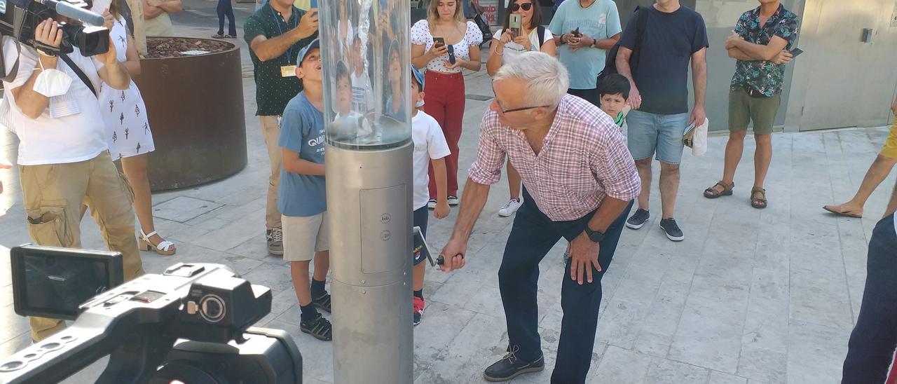 Joan Ribó en la plaza de la Reina.