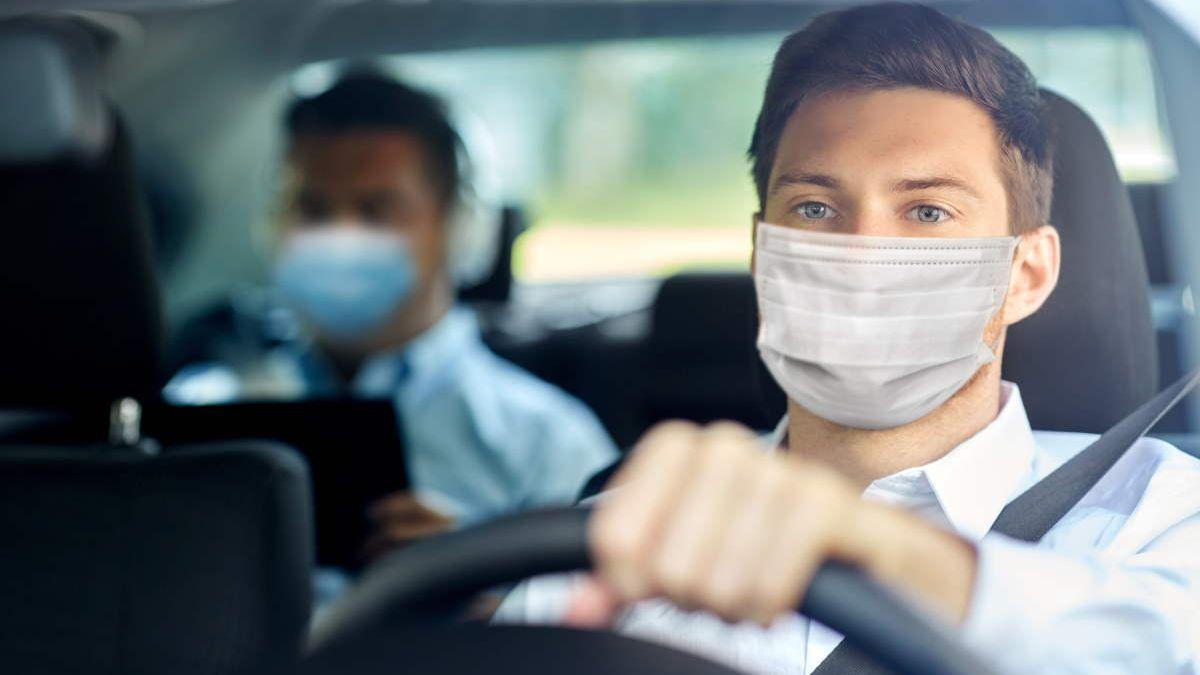 En busca de conductores que no lleven mascarilla en el coche
