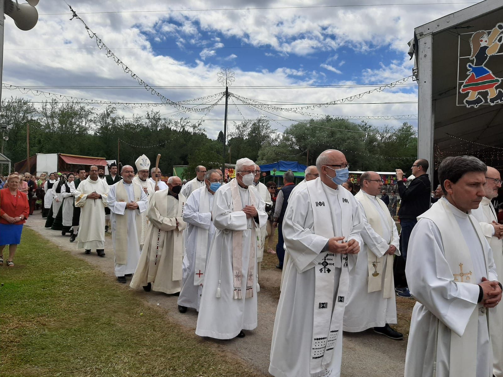 Meres (Siero) celebra a la Virgen de la Cabeza