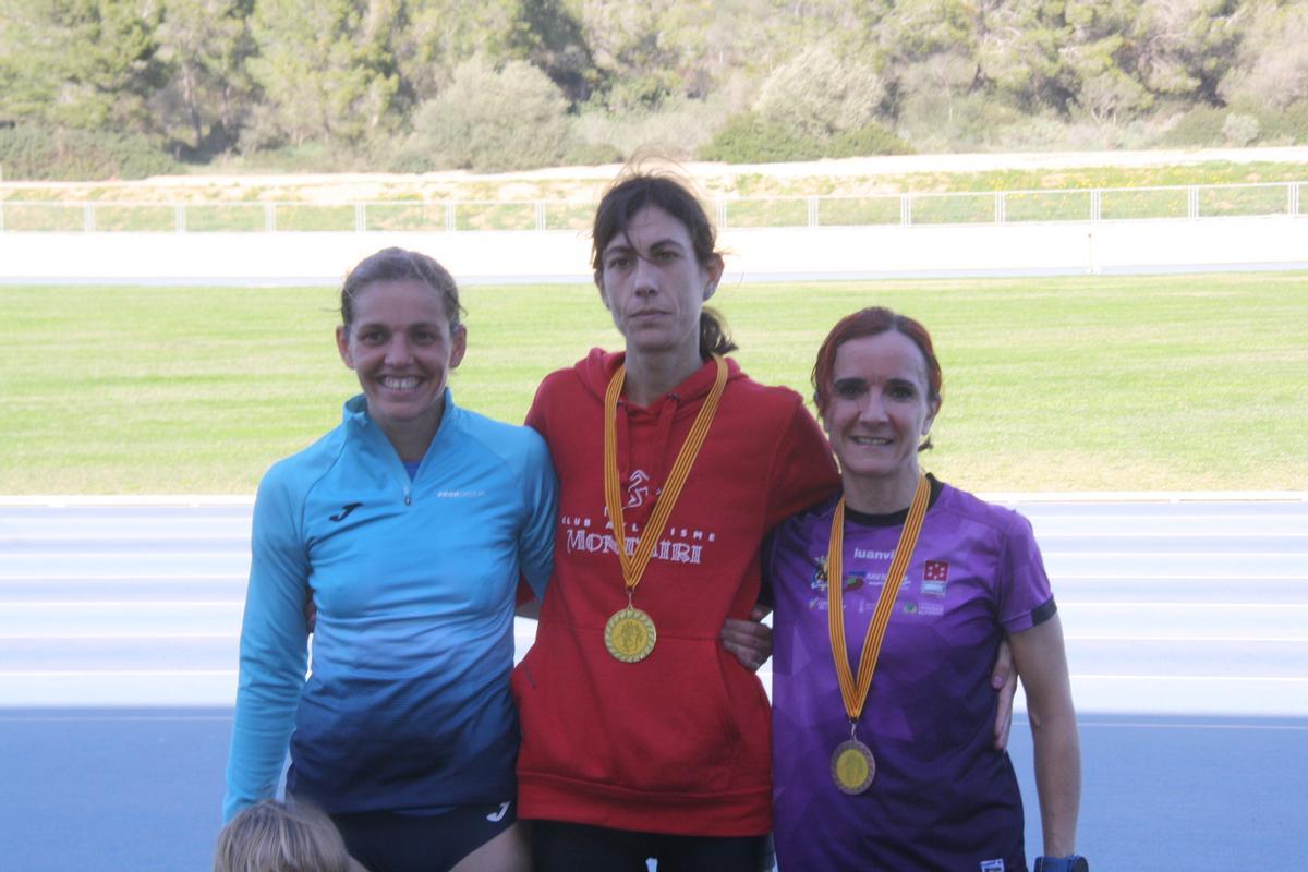 Atletismo. Campeonato de Baleares de fondo (10.000) en pista. Bel Calero, Rosa María Córdoba y Susana Fernández