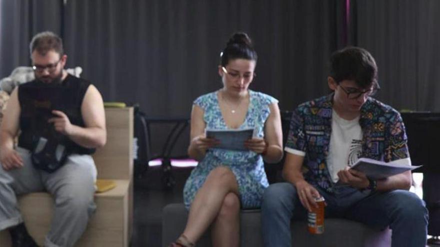 Avilés abre un espacio para que los jóvenes cuestionen los modelos tradicionales de masculinidad y exploren nuevas formas de relacionarse