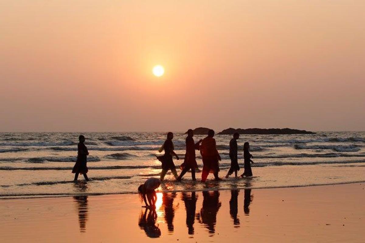 Playa en Kerala bañada por el Océano Índico.