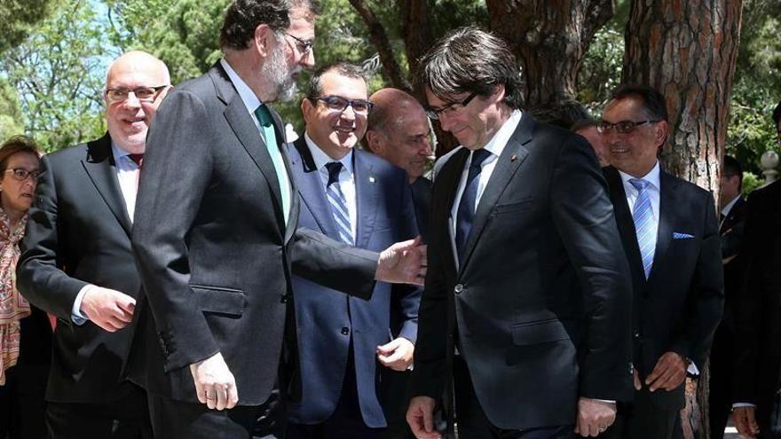 Puigdemont ofrecerá a Rajoy un referéndum pactado el 22 de mayo en Madrid