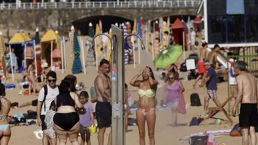 La cuarta ola de calor llega a Asturias: la Aemet advierte del "peligro en el norte" por una nueva subida de las temperaturas el martes